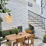 Krem Alaçatı